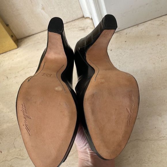 Imagine Vince Camuto Verinas Alligator Peep Toe Pumps - Picture 6 of 8